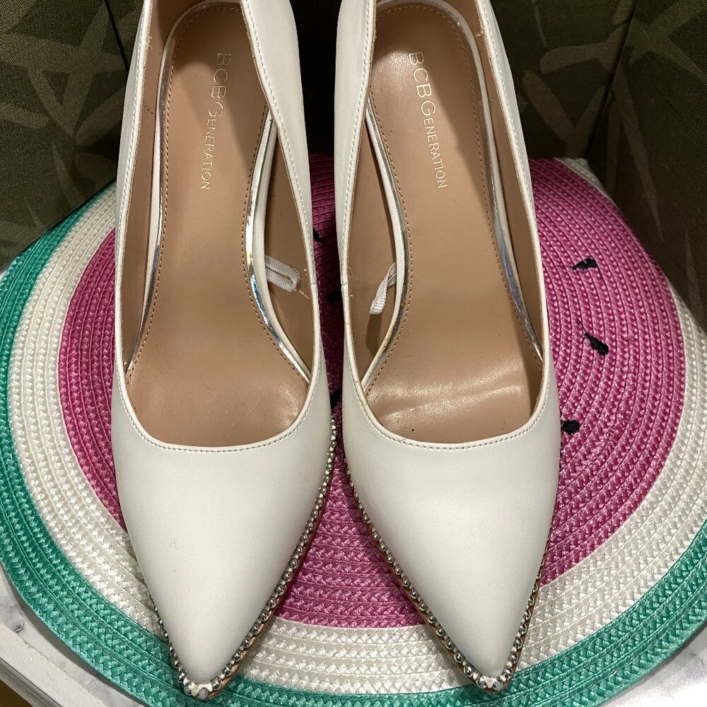 EUC BCBGeneration 4" Cream Color Heels-9 1/2 M